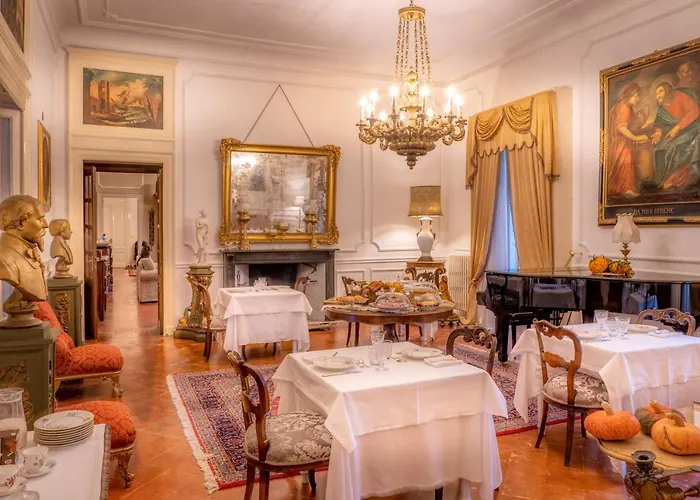 Bed & Breakfast Palazzo Cavagna Sangiuliani 4*